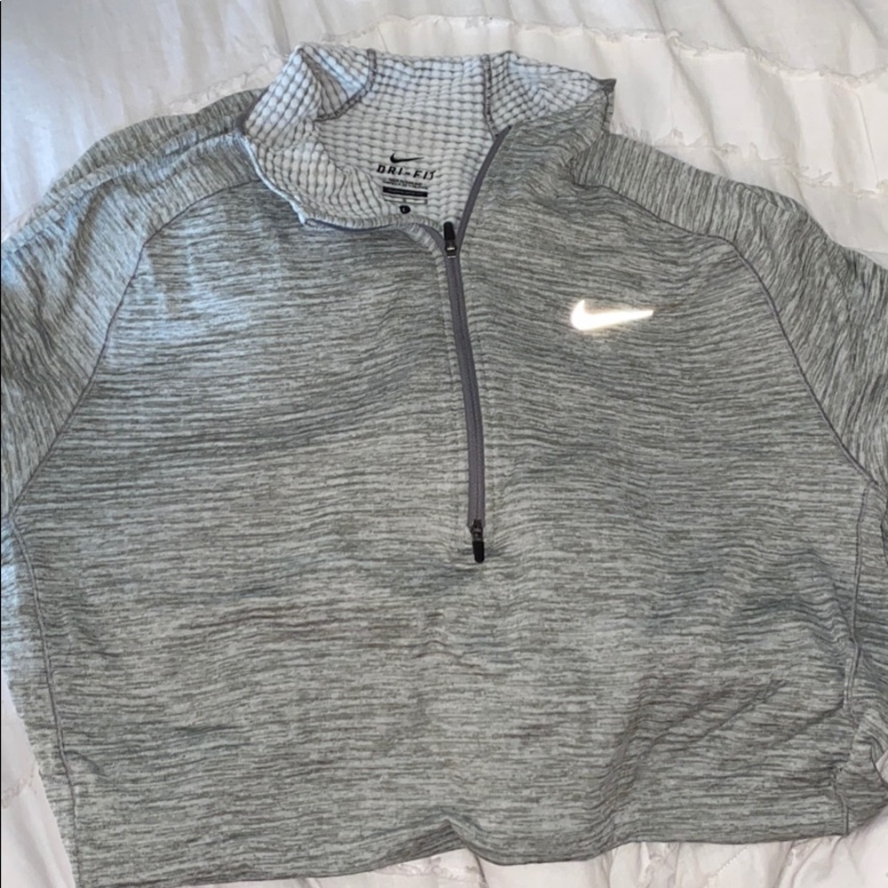 Nike athletic sphere pullover